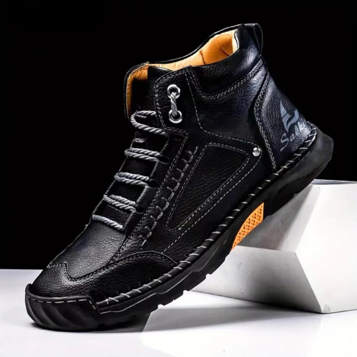 Comfortable and Stylish Boots for Men - Barefoot Shoes - Wild Eye Vision