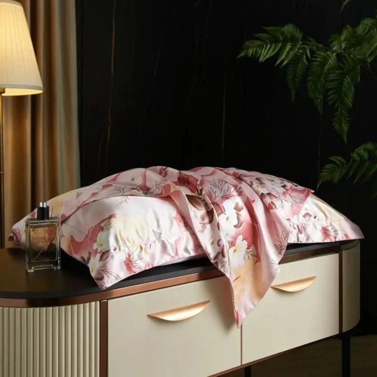 Mulberry Silk Pillowcase for Luxurious Sleep - Silk Pillowcase - Wild Eye Vision