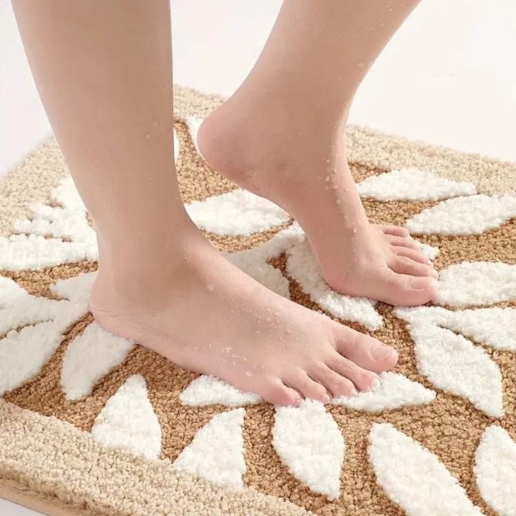 NatureSoft Ultra - Soft Leaf Pattern Bath Mat - Bath Mat - Wild Eye Vision
