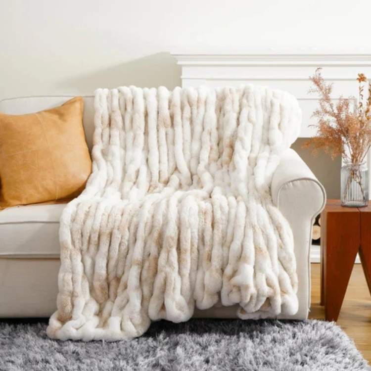 Chic Faux Fur Throw Blanket