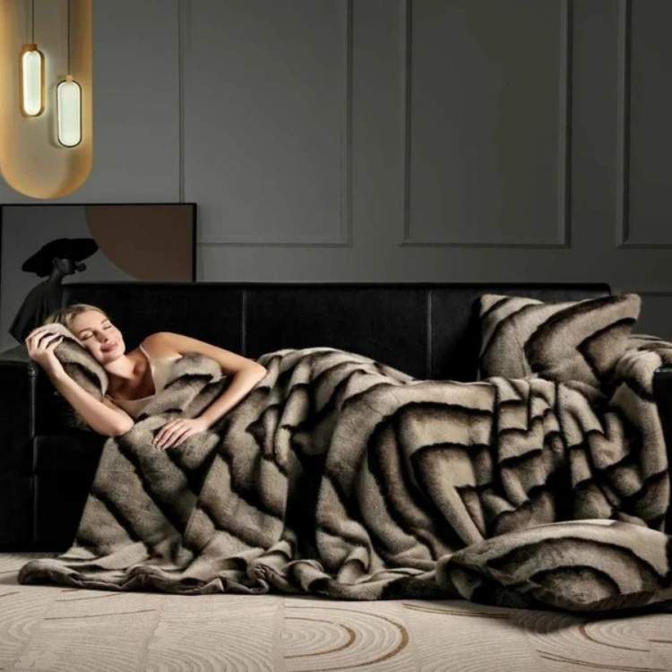 Premium Faux Rabbit Fur Throw Blanket