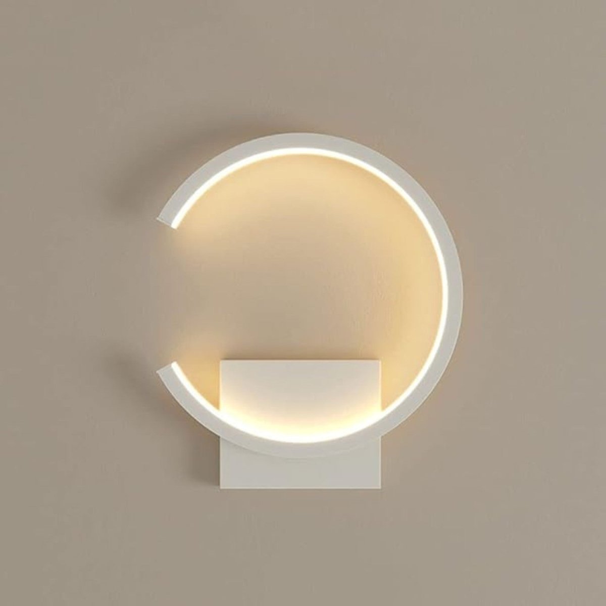 Adjustable Round LED Wall Lamp - Bedside Lamp - Wild Eye Vision