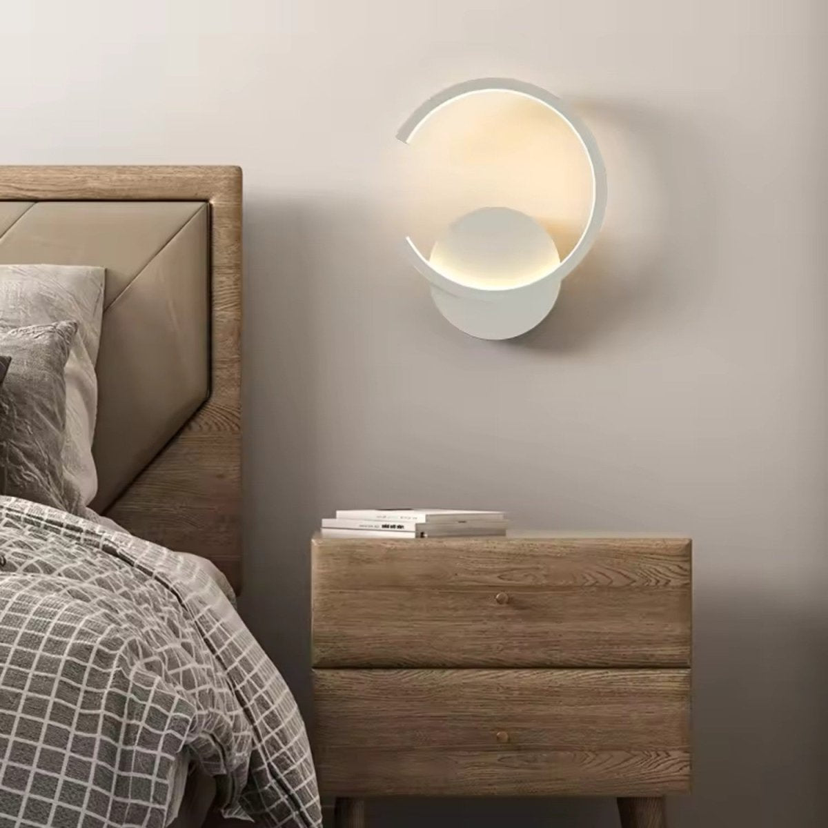 Adjustable Round LED Wall Lamp - Bedside Lamp - Wild Eye Vision