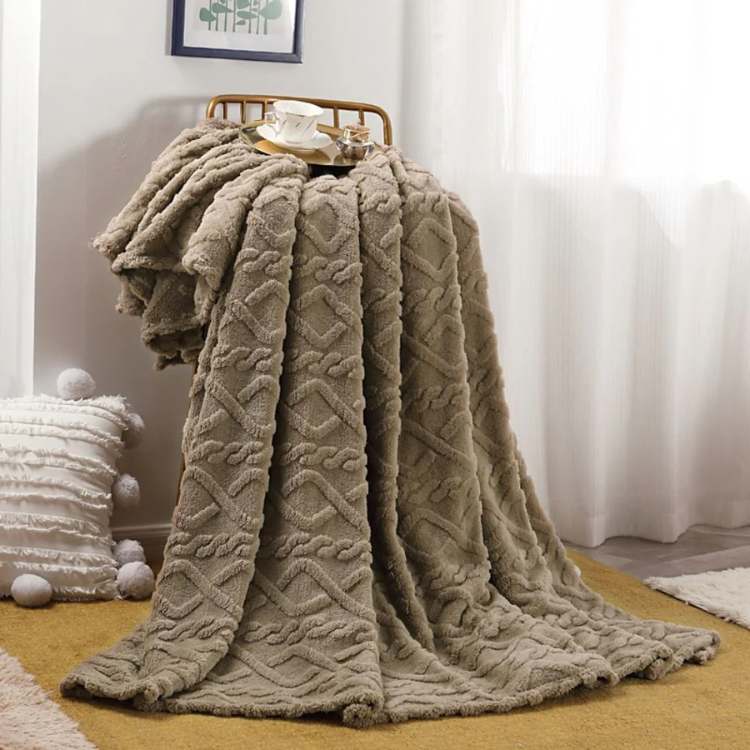 FeatherSoft Throw Blanket - Throw Blanket - Wild Eye Vision