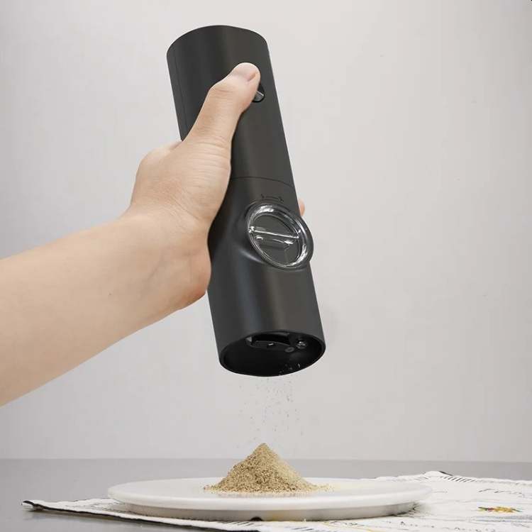 FreshTwist Salt and Pepper Grinder - Pepper Grinder - Wild Eye Vision