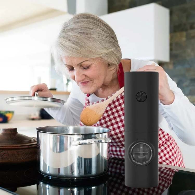 FreshTwist Salt and Pepper Grinder - Pepper Grinder - Wild Eye Vision