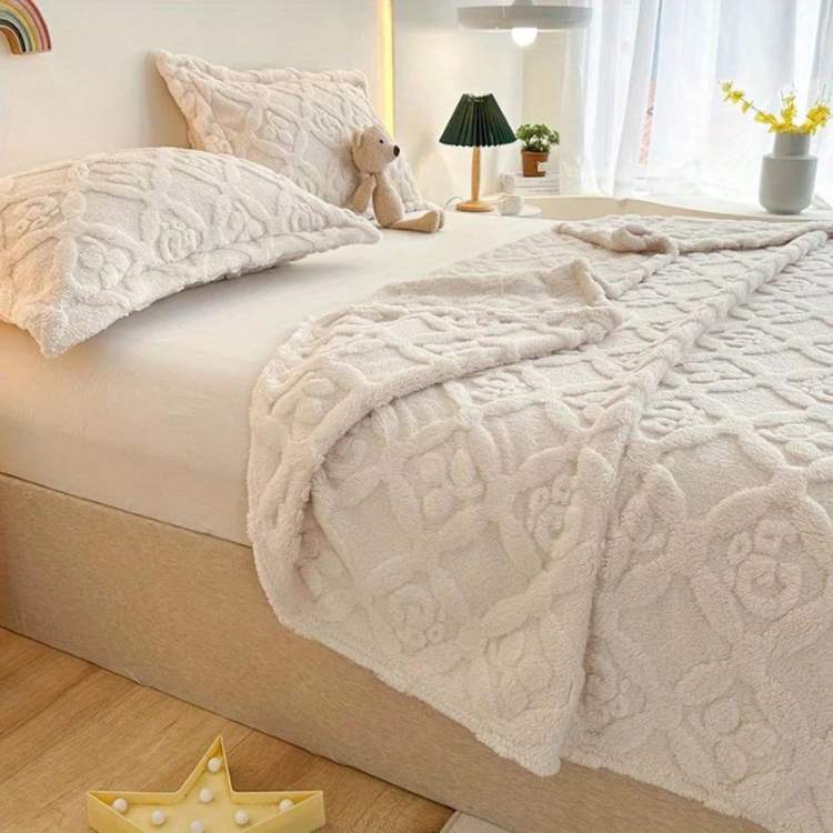 NatureTouch 3D Leaf Throw Blanket - Throw Blanket - Wild Eye Vision