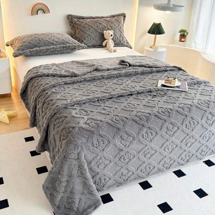 NatureTouch 3D Leaf Throw Blanket - Throw Blanket - Wild Eye Vision