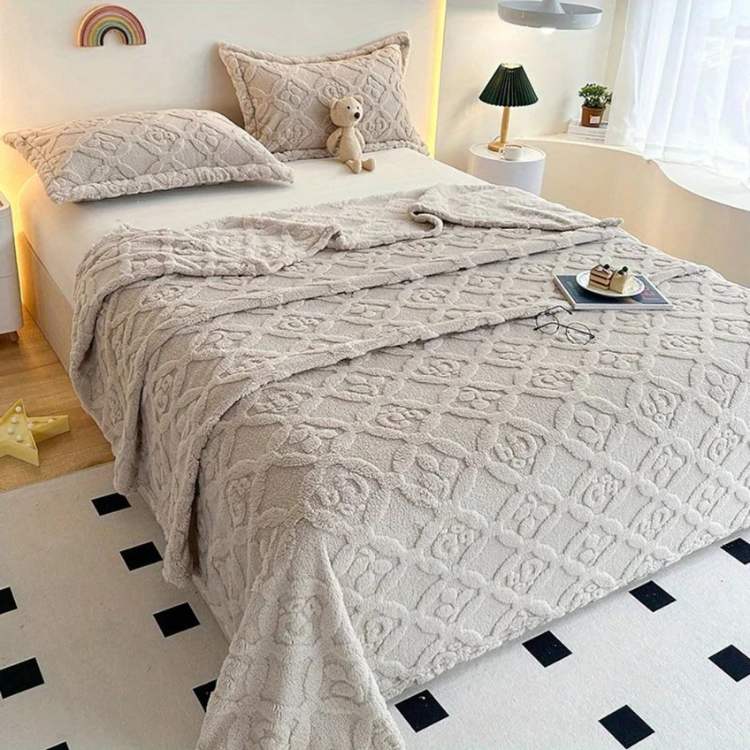 NatureTouch 3D Leaf Throw Blanket - Throw Blanket - Wild Eye Vision