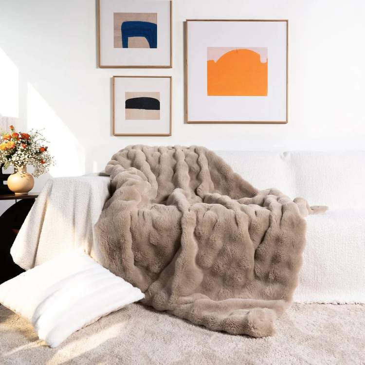 PlushHaven Faux Fur Weighted Blanket - Blanket - Wild Eye Vision
